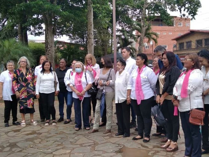 CallaoConcejo1's tweet photo. Gran homenaje que realizamos este #27Jun a todos los maestros Jubilados del Callao, enalteciendo ese gran trabajo de educar. https://t.co/7jwUSyhC9c