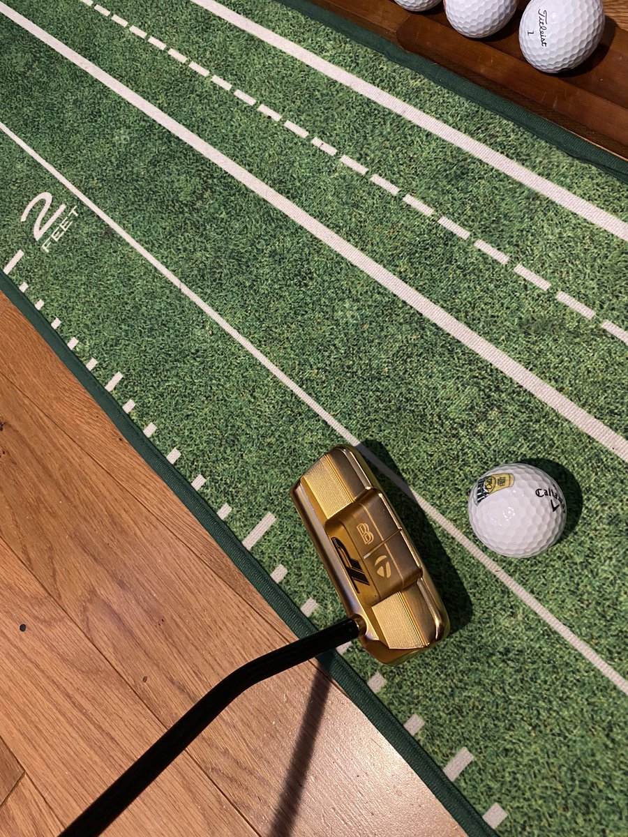 Mrenzi11's tweet photo. @BENBALLER do you polish your putter? https://t.co/Z5HW6R3sfS