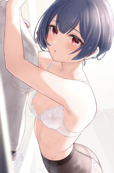 凛世ちゃんの着替え覗きました🫣

P「お～い凛世!ズブ濡れで入ってきたって聞いたけど大丈夫か?」(更衣室の扉ガチャ) #シャニマス 