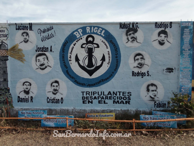 🎨 La Escuela 4 de San Bernardo, una institución comprometida con la comunidad.

👉 Los héroes de Malvinas, los bomberos voluntarios y las víctimas del ARA San Juan y del Rigel están entre los homenajeados por los alumnos de la institución.

📸 Más fotos:  bit.ly/39UuYYy