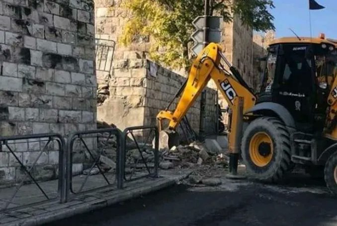Grand Mufti of Jerusalem Warns Israeli Excavations Could Cause the Collapse of Al-Aqsa Mosque: palestinechronicle.com/grand-mufti-of…