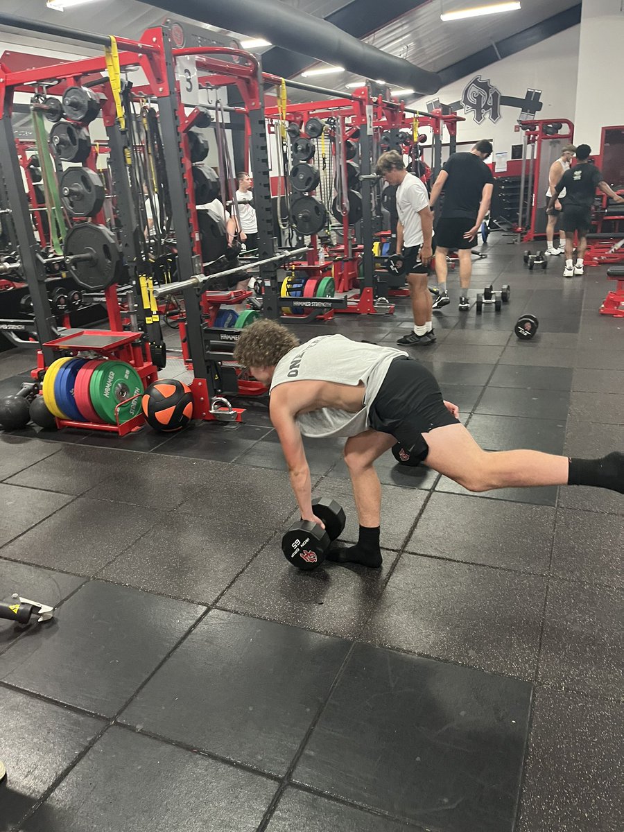 ohstrength's tweet photo. Football is getting work done…. Monday is a work day! #selmade https://t.co/RN8EJKhzVS