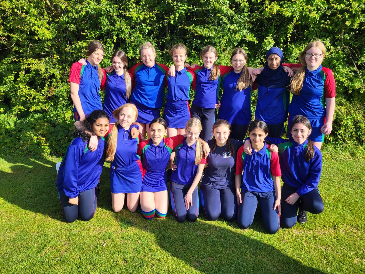 OLSJ_PE's tweet photo. Feeling extremely proud! Year 8 rounders team securing 🥈place in tonight’s tournament. Tight fielding and some fantastic batting! Best was seeing some girls represent school for the first time and the amazing team spirit. #headhearthands #thisgirlcan #RoundersEngland @olsjbb1 https://t.co/7iFDFOk8zE