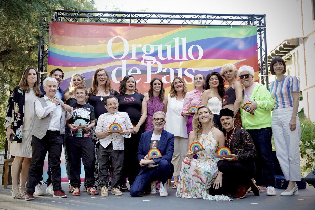 j_giner's tweet photo. Vaya panda de gente GUAY ❤️🏳️‍⚧️🏳️‍🌈 https://t.co/ZnZHk3TZpH