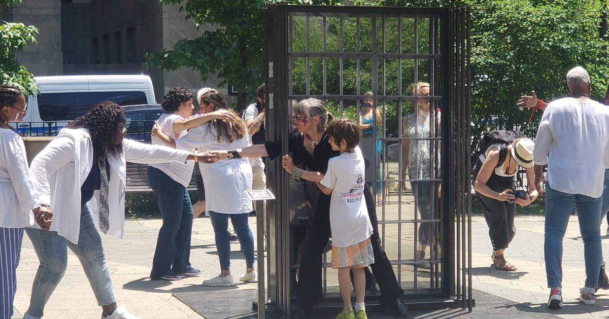 🆘DECRIMINALIZE SURVIVORS! On Saturday, we hosted the reveal of Donna Ferrato's "Wall of Silence" at Collect Pond Park. Inspirational words and dance by <a href="/GibneyDance/">Gibney</a>  raising awareness about criminalizing survivors of gender-based &amp; domestic violence. <a href="/TriBeCaFaces/">Donna Ferrato</a> <a href="/NYCParks/">NYC Parks</a>