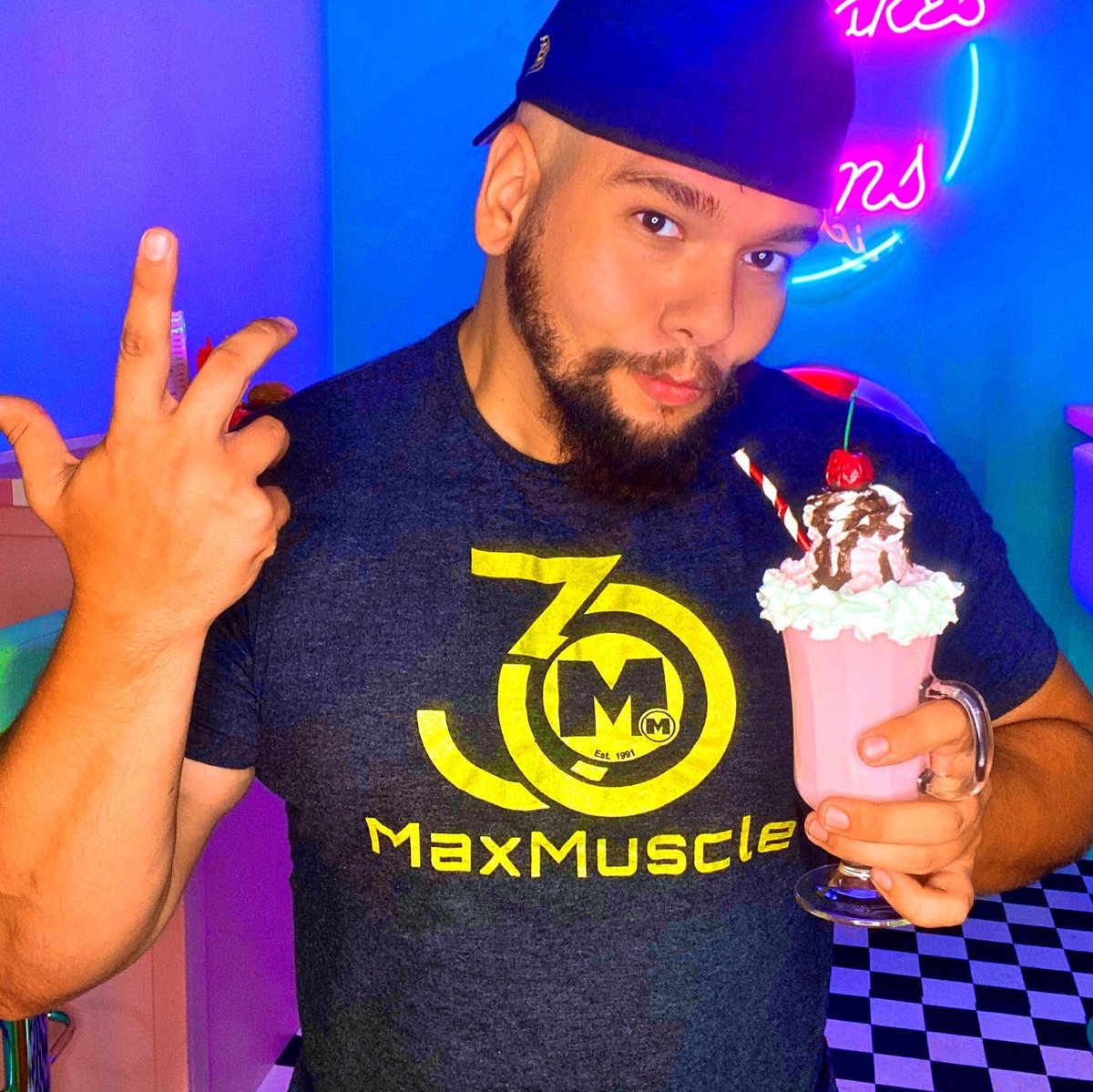TuckBeck's tweet photo. My Milkshakes Bring All The Boys To The Yard. Especially Whenever They’re Max Muscle Milkshakes. Happy Max Muscle Monday!!! 🔥💪🏽🔥
.
#Food #MaxMuscleSportsNutrition #Fitness #MaxMuscleAmbassador #FitnessMotivation #Bodybuilder
#Milkshakes #MaxMuscle 💯 https://t.co/6my4Y6wjv4