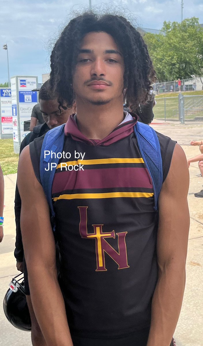 JPRockMO's tweet photo. Congrats to St. Louis (MO) Lutheran North  for winning the 2022 SLMFCA 7v7 tourney. 2025 big-time prospects Dakarri Hollis:@6ixupnext and Trey Bass:@TreyBass__ with big days along w/the rest of the Crusaders. Hollis &amp; Bass will be a dangerous combo for opponents to handle in ‘22. https://t.co/tw6OW4GHeB