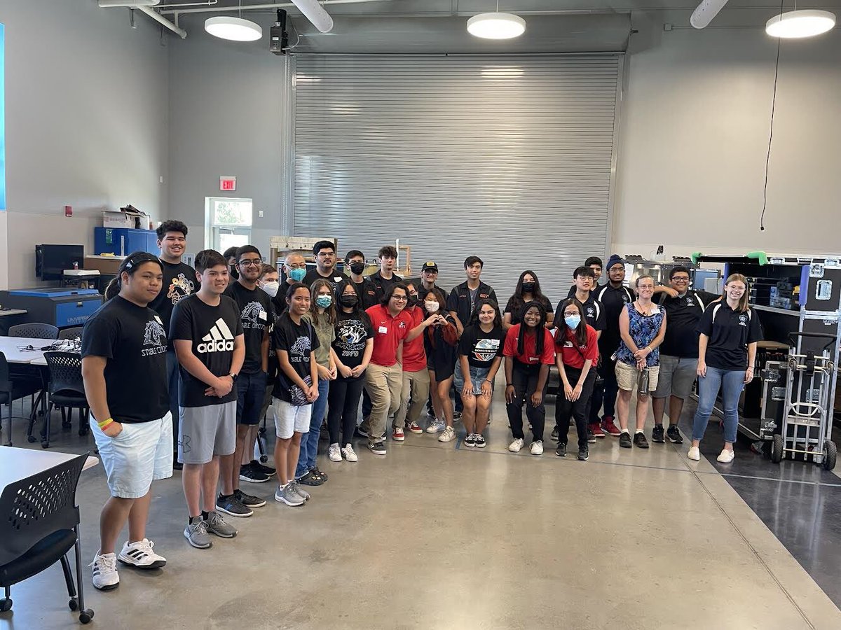 team6305's tweet photo. We had a meeting with @FRC1671 , @unirex5817, @FRC3970 , and @frc1422. We exchanged ideas and talked about future collaborations. It was nice to meet you all! https://t.co/efqPqS66ca