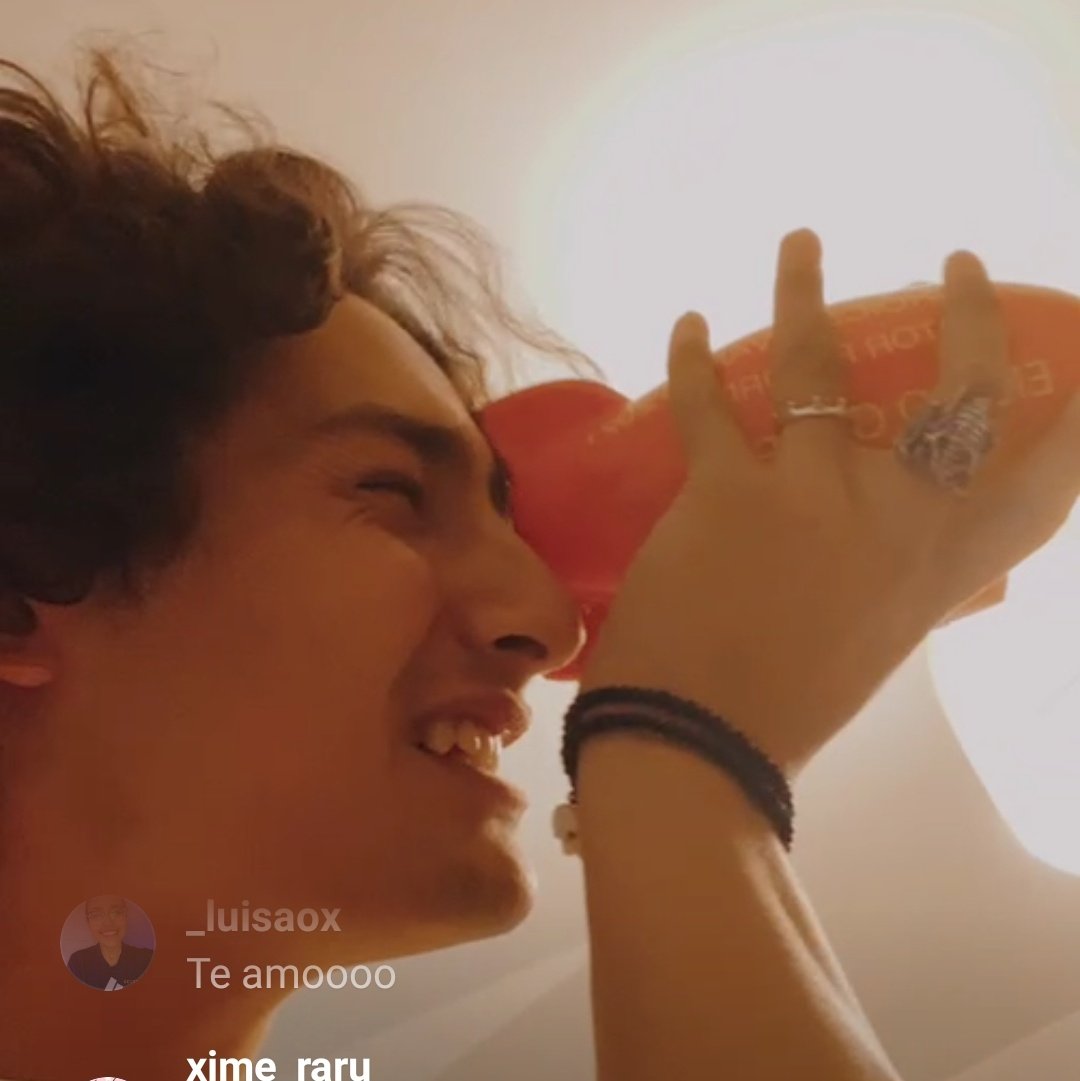 lovessvaldo's tweet photo. voten para que tenga 3 blimps de la misma categoría, le quede más claro que es el actor fav y siga disfrutando ver por adentro del premio porque es un bebito

#EmilioOsorio #KCAMexico @mailomarcos https://t.co/3PF1MJ10XY