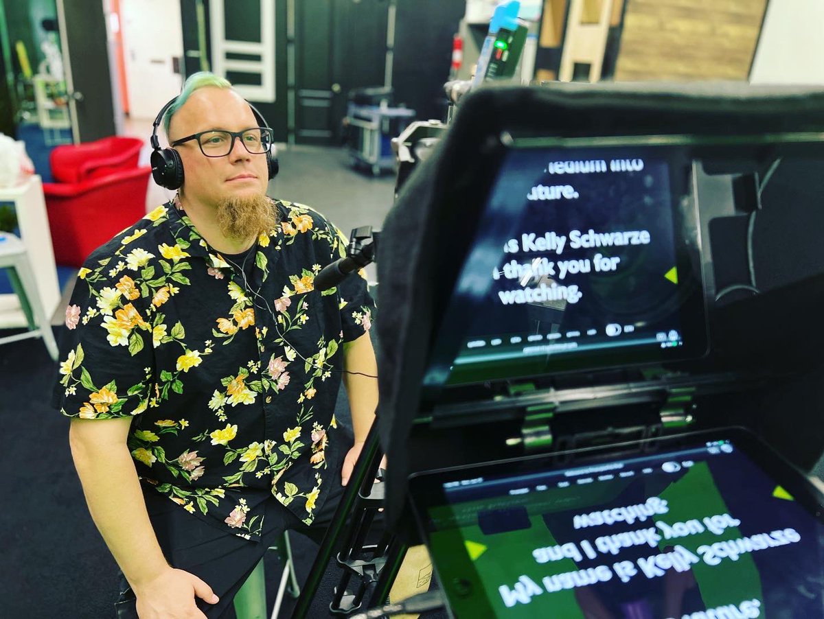 DirectorKelly's tweet photo. At Indie Film Factory in Las Vegas today doing a little #greenscreenstudio work for a new #filmmakingwebinar #filmmaker #filmmaking https://t.co/kQYcxRyDqm