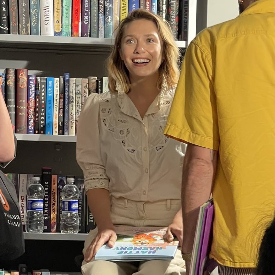 itsjustanx's tweet photo. Elizabeth Olsen is a 10, but she wrote a children’s book that’s also getting a sequel next year, so she’s actually an 11. https://t.co/YlvYGlmKfb