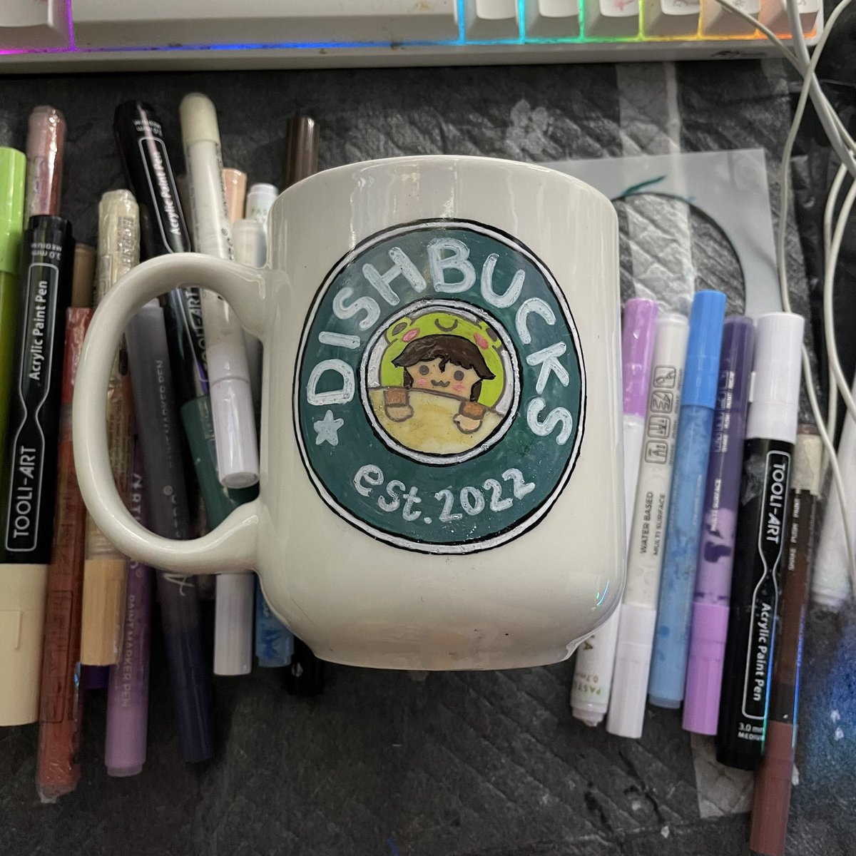 UmikoYui's tweet photo. Today’s mug painting for @companiondish 💚 https://t.co/3z6k5niPvW