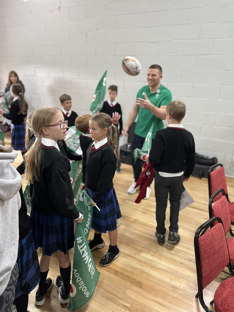 dunnetr's tweet photo. Concert, county finals, school tour, sports day, medal presentation ….and then a visit from Irish rugby legends Chris Farrell and Andrew Conway- a fantastic ending to a great few weeks for Gurtagarry N.S #thanks #irishrugby #vodafone #BCP #gurtagarrycommunityhall #winning #sport https://t.co/jZm5YoHLpa