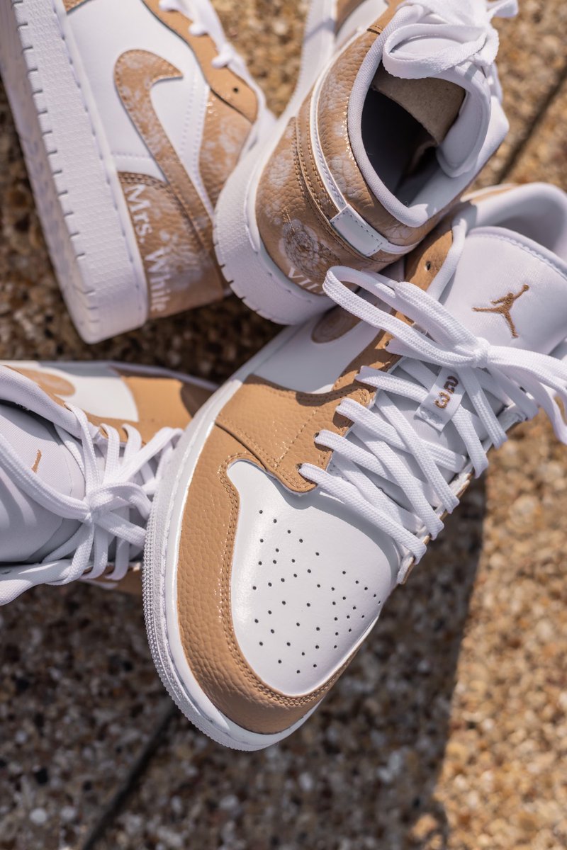 jada_theblock's tweet photo. More Wedding Js💍
#weddingshoes #weddingcustom #weddingjordan #jordan1 #jordan #jordan1low #wedding #2022wedding #weddingtrends #customshoes #customcleats #customsneakers #customjordans https://t.co/RIpWv1RVeV