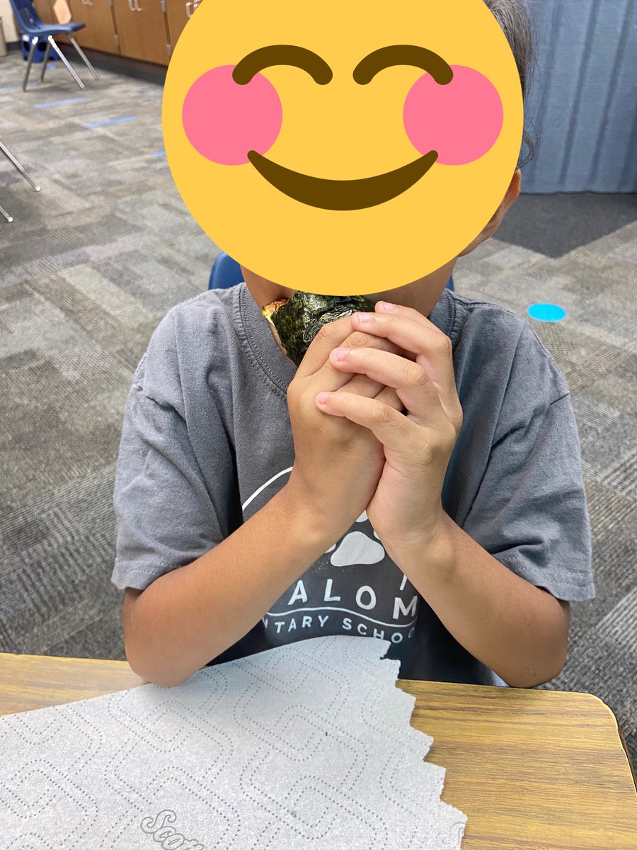 j_m_botica's tweet photo. ESY life skills= temaki sushi making! Major win that they all tried a bite or more! #esy #lifeskillls #temakisushi #elementaryschool  #tryingnewfoods https://t.co/Cu9WKnKkUj