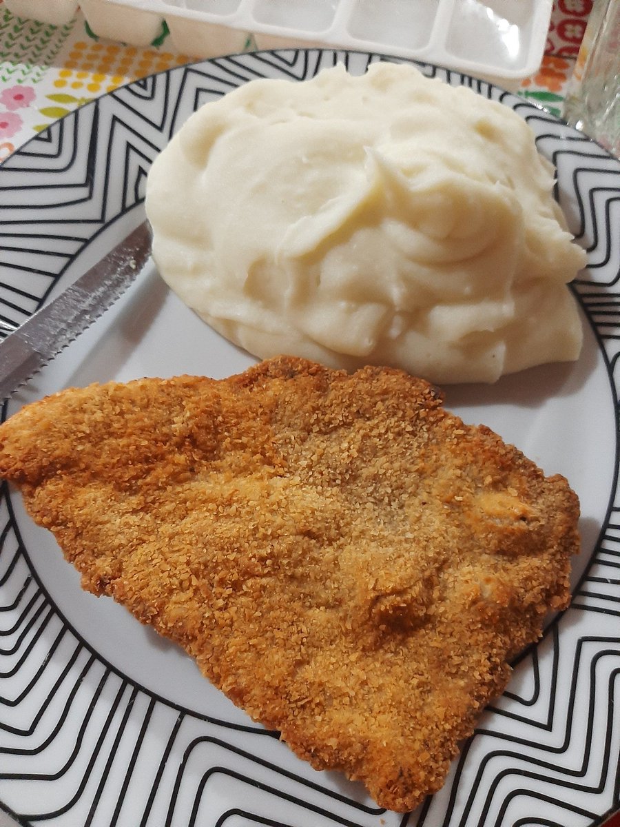 Me cocinas milanesa con puré sin que te lo pida y te ganas mi corazón