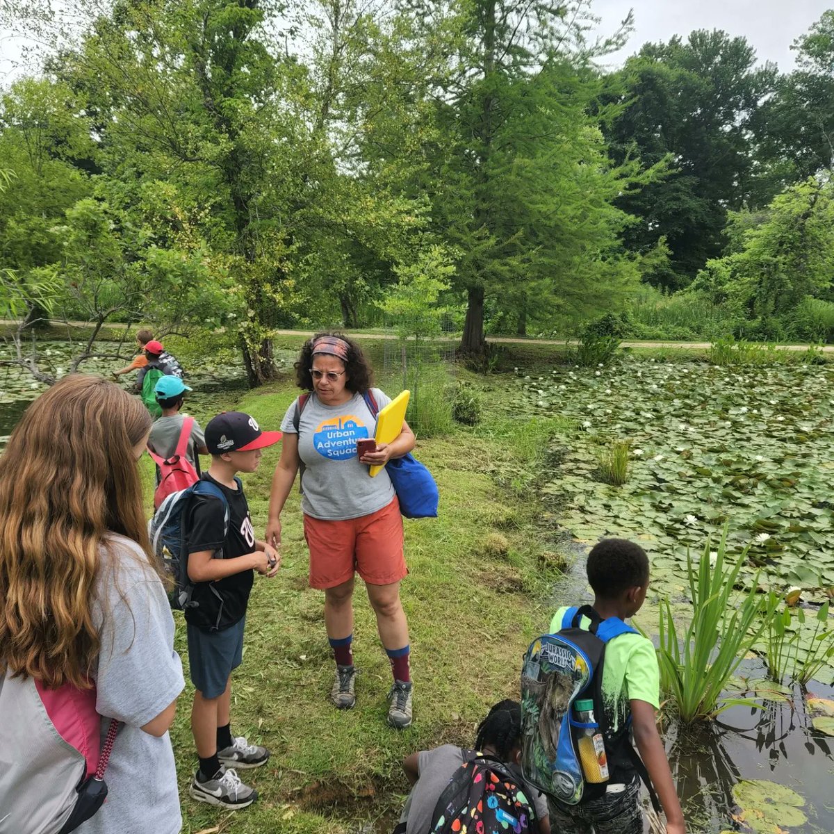 UrbanAdvSquad's tweet image. We kicked off summer w/ our #JuniorRangerAdventureSquad program at @KenAqGardens! This wk #SquadMembers will explore the 5 senses in nature. Today we learned how the👂works &amp;amp; went on a sound-focused hike to ID birds calling, leaves rustling, &amp;amp; the plops of 🐸 jumping into ponds.