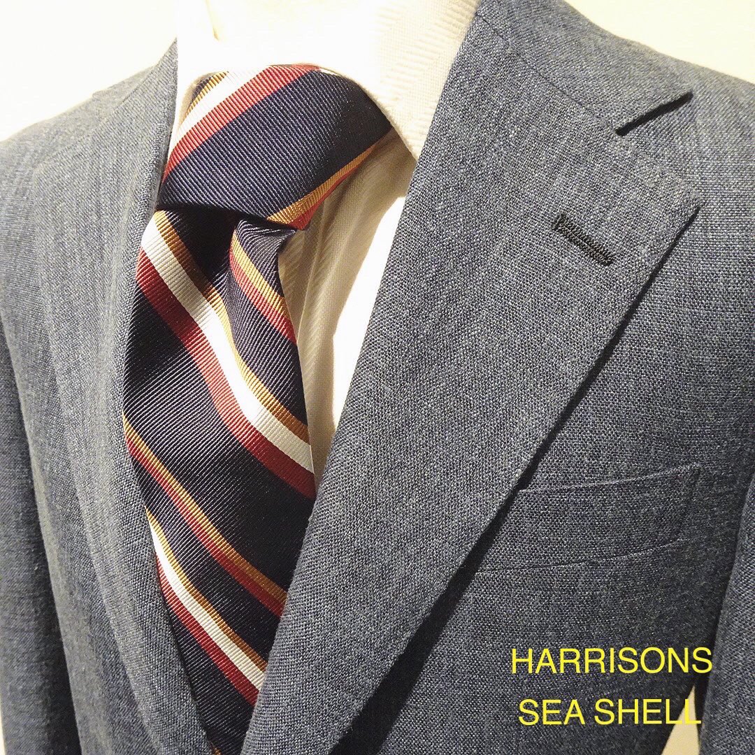 noma56's tweet image. 英国・ハリソンズSEA SHELLコレクション、リネン＆テリレンのブレンド素材で、清涼感とシワになりにくさを併せ持つインクブルー半裏ジャケットです。

#bespokejacket #harrisonsofedinburgh #ハリソンズ #インクブルージャケット 
#sk