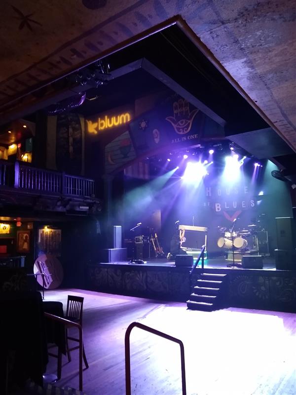 Bluum_EdTech's tweet photo. We are ready for you! The #HouseOfBluum bash at #ISTELive is on tonight! ✨ 

Share photos with us and use the hashtags #HouseOfBluum and #BluumWithUs to win a $100 gift card.

#Teachers #TechDirectors #EducationLeaders #Educators #iste #iste22 #istelive22 #iste2022 https://t.co/D1iCvxYopo