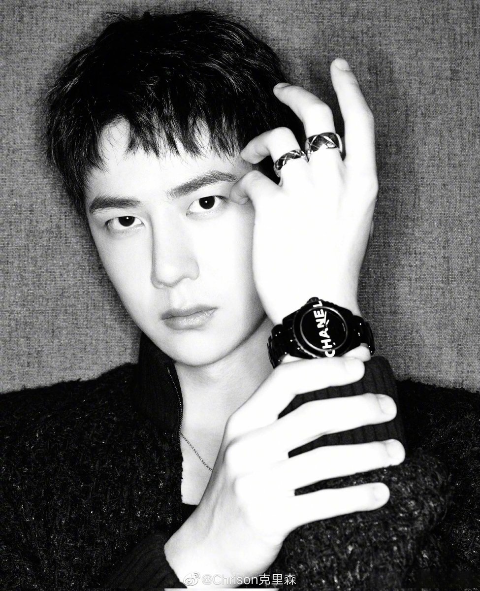 Chrison update
#WangYibo x CHANEL WANTED ┊ A black and white snapshot of the studio, recording the state of concentration at work.