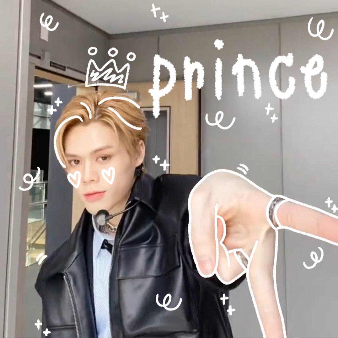 มาทำความรู้จักกับเจ้าชายตัวน้อยกัน!

ชื่อในวงการ : ปริ๊นซ์ (prince,프린스)
ชื่อจริง :  พสิษฐ์ วทานิยปราโมทย์ (pasidh vataniyapramote)
วันเกิด : 10 มกราคม 2003
สัญชาติ :ไทย
กรุ๊ปเลือด : A 
ส่วนสูง : 176 ซม.
น้ำหนัก : 64 กก.
ตำแหน่ง : นักร้อง,นักเต้นนำ
#ปริ๊นซ์ #프린스 #PRINCE