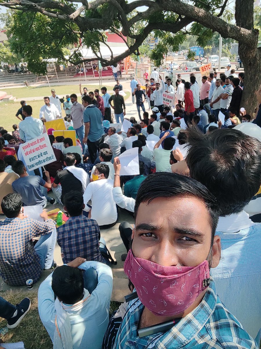 RampalSailPipar's tweet photo. #BLACK_DAY_FOR_PRT
BSTC DELED ETT JBT BTCशिक्षकों के खिलाफ लगाई गई भारत सरकार और #NCTE ने सुप्रीम कोर्ट में #SLP लगाकर नौकरी छीनना चाहती हैरोजगार विरोधी #BJP @1stIndiaNews @zeerajasthan_ @sanjayyadavij @manojpehul @poojahanda1999 @News18Rajasthan @RishabhGosain4 @RamdevChotiya76 https://t.co/vD8XH3XfXJ