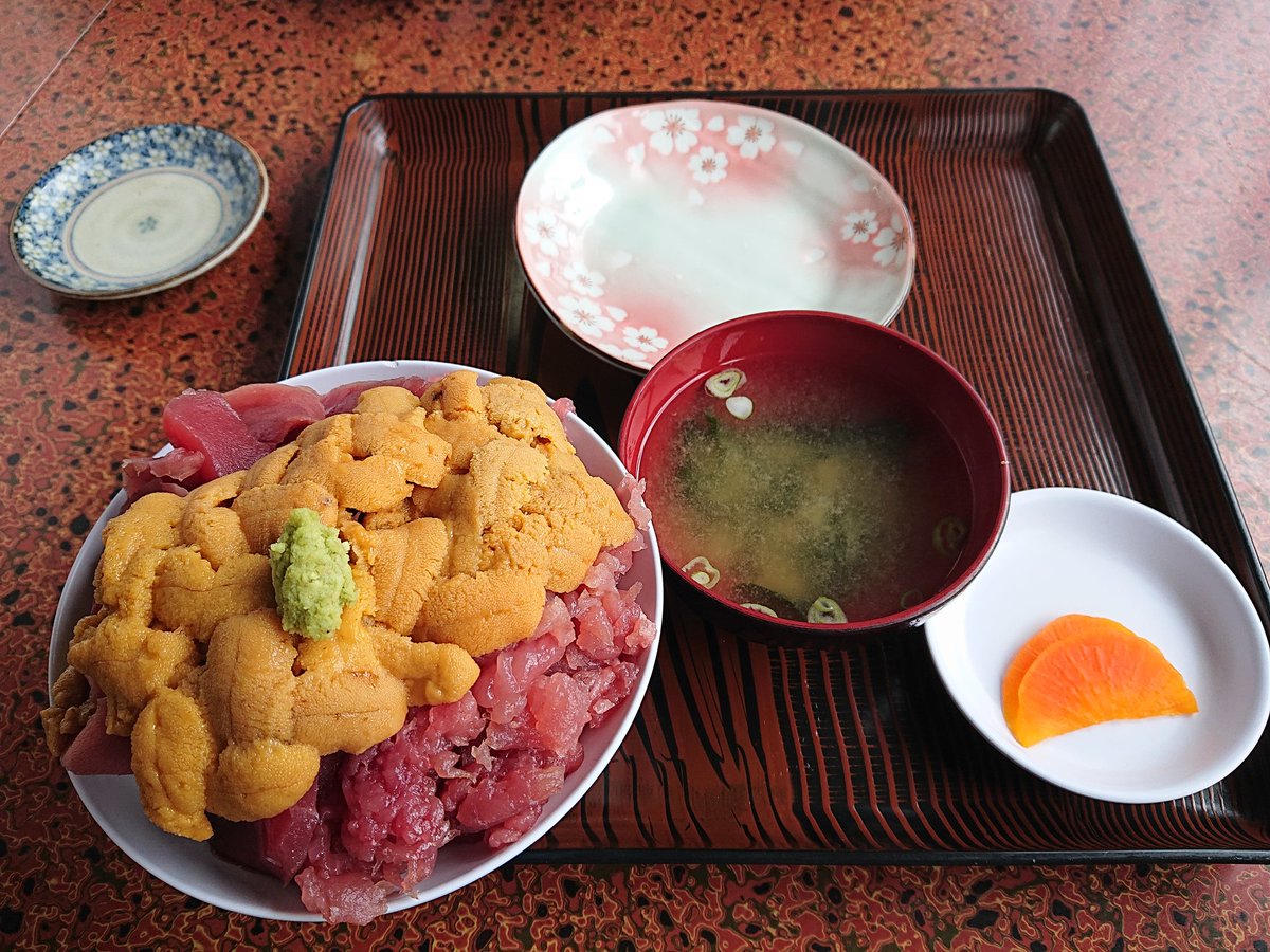 ダブル丼 マグロ&ウニです✨🤙✨ 食べきれませんでした😂