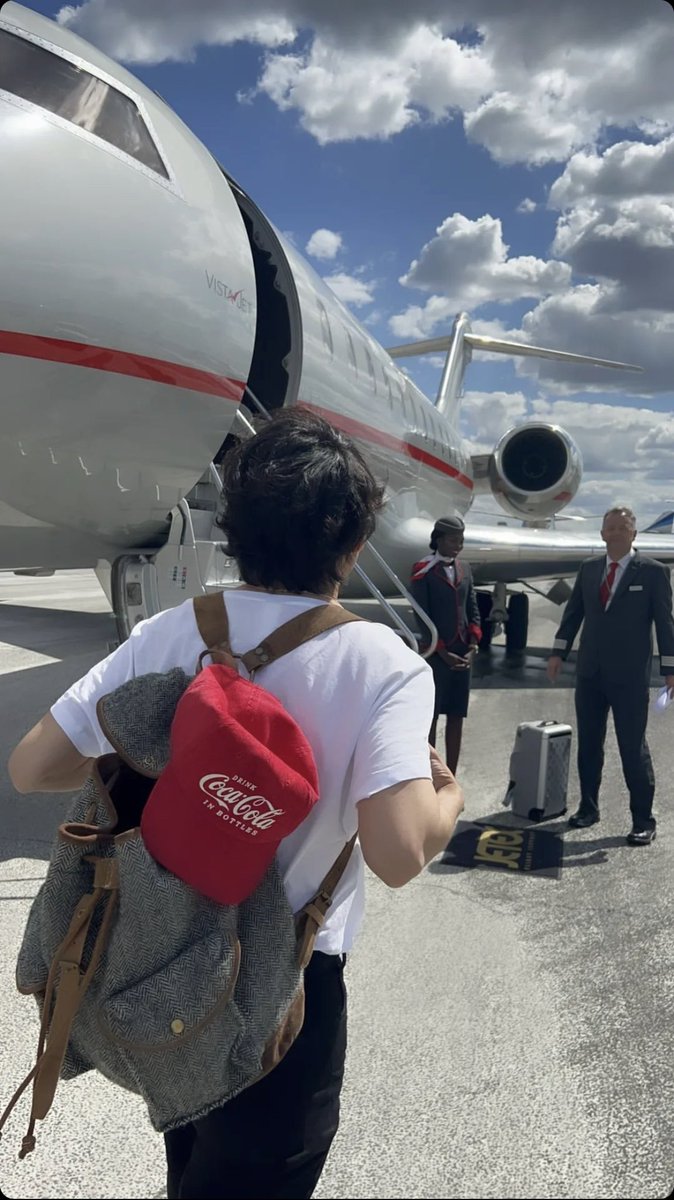 nonyeondan's tweet image. papasok na ang baby ko sa iskul, dumating na ang service niyang private jet 🥰 #FirstDayHigh #ProudMom #GodBlessMySon