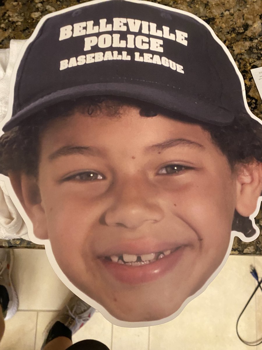 MattyGrizz's tweet photo. Look @ this giant cutout of Gabe’s head lol https://t.co/Wb6VcFj18a