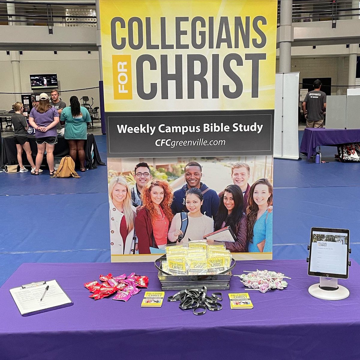 CollegiansforC's tweet photo. Another great day meeting incoming freshman  at ECU’s summer orientations! Huge open door! https://t.co/mUTZTJ2Fbc
