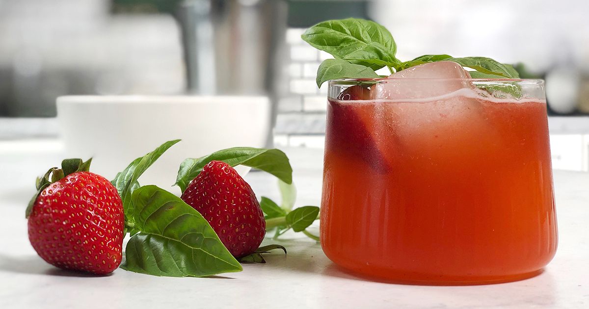 learningherbs's tweet image. Let's make a Strawberry Basil Smash🍓🌿

This delicious drink can be made as either a cocktail or mocktail in just under 4 minutes.

Get the simply delicious recipe here: bit.ly/3u64v0Y