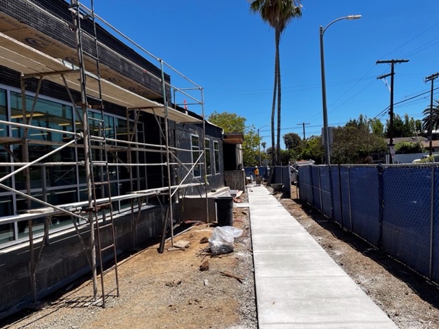 CWDriverCos's tweet photo. The Venice Family Clinic project is wrapping up the first phase of construction! The team is working through punchlist items and the exterior façade and hardscape. #CWDriverCos #DriverSPG #Construction @VeniceFamClinic https://t.co/0jIcsHvaEz