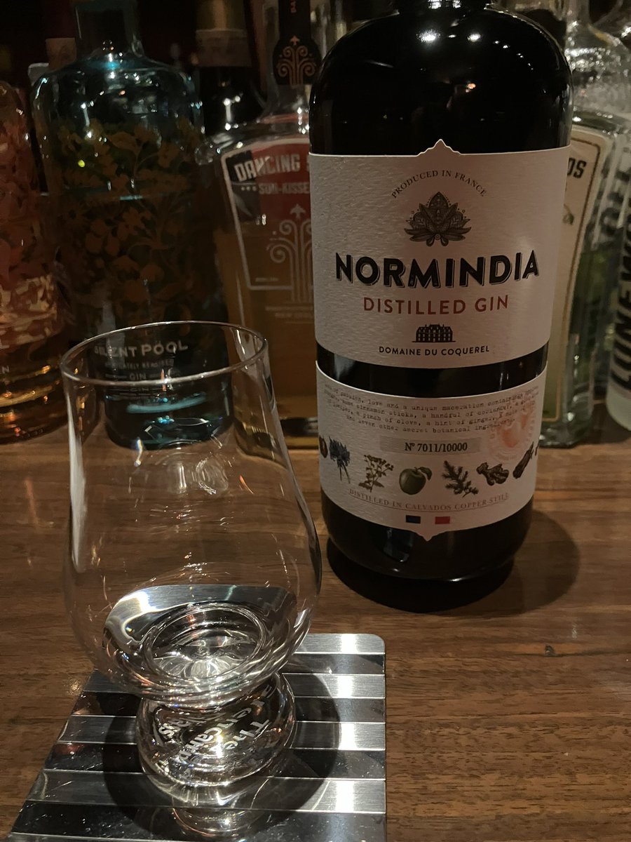 craft_gin_lover's tweet photo. ジェントリーさんでいただいたジンラスト〜
行ける範囲の気になるジンバーは大体巡って後1店舗くらいかなぁ
#TGCL https://t.co/oXORA8KKM0