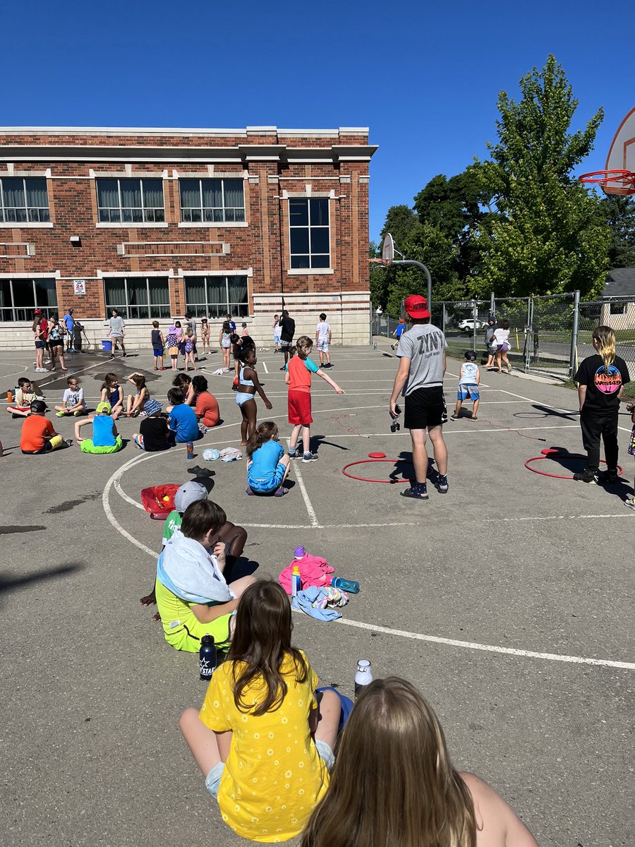 htubman2015's tweet photo. Our Water Day was a huge success. Students and staff all have a splashing good time! @dsbn https://t.co/CVfIZdagAO