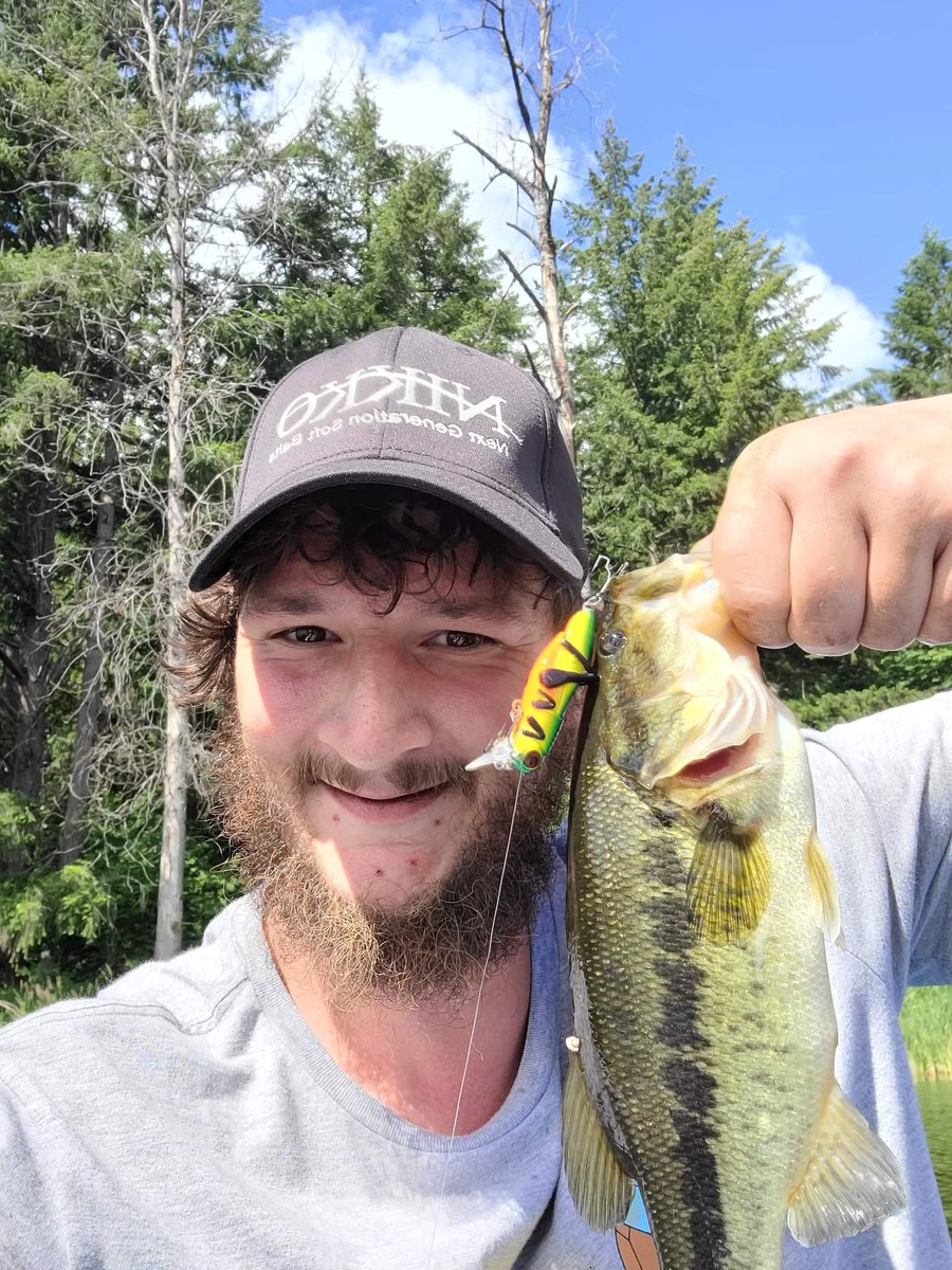pondpredator's tweet photo. I love seeing when people are catching fish on my lures. My pumpkinseed amd firehopper are slaying it in Washington. Need something painted up give me a shout. #pondpredatorlures #custompainted #basscandy #pondpredator https://t.co/wZUJwrb1IT