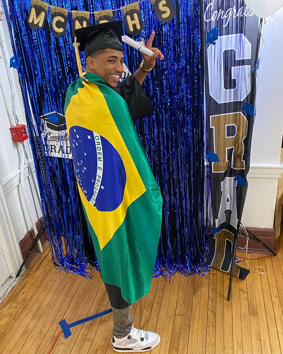 Graduado na gringa 🇺🇸👨🏾‍🎓🥳