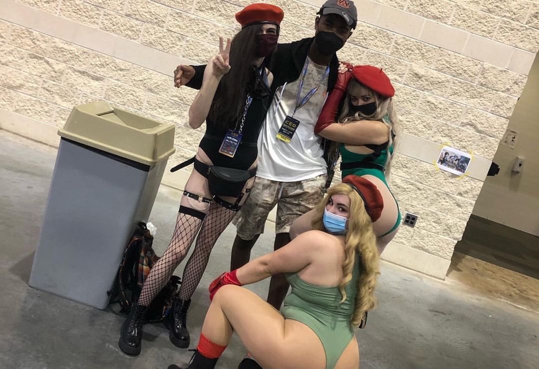 Kurbiix's tweet photo. @zax_uwu  found it!!! Courtesy of @Strug_5420  🥰 #CEO2022 https://t.co/4bKnv9w6aQ