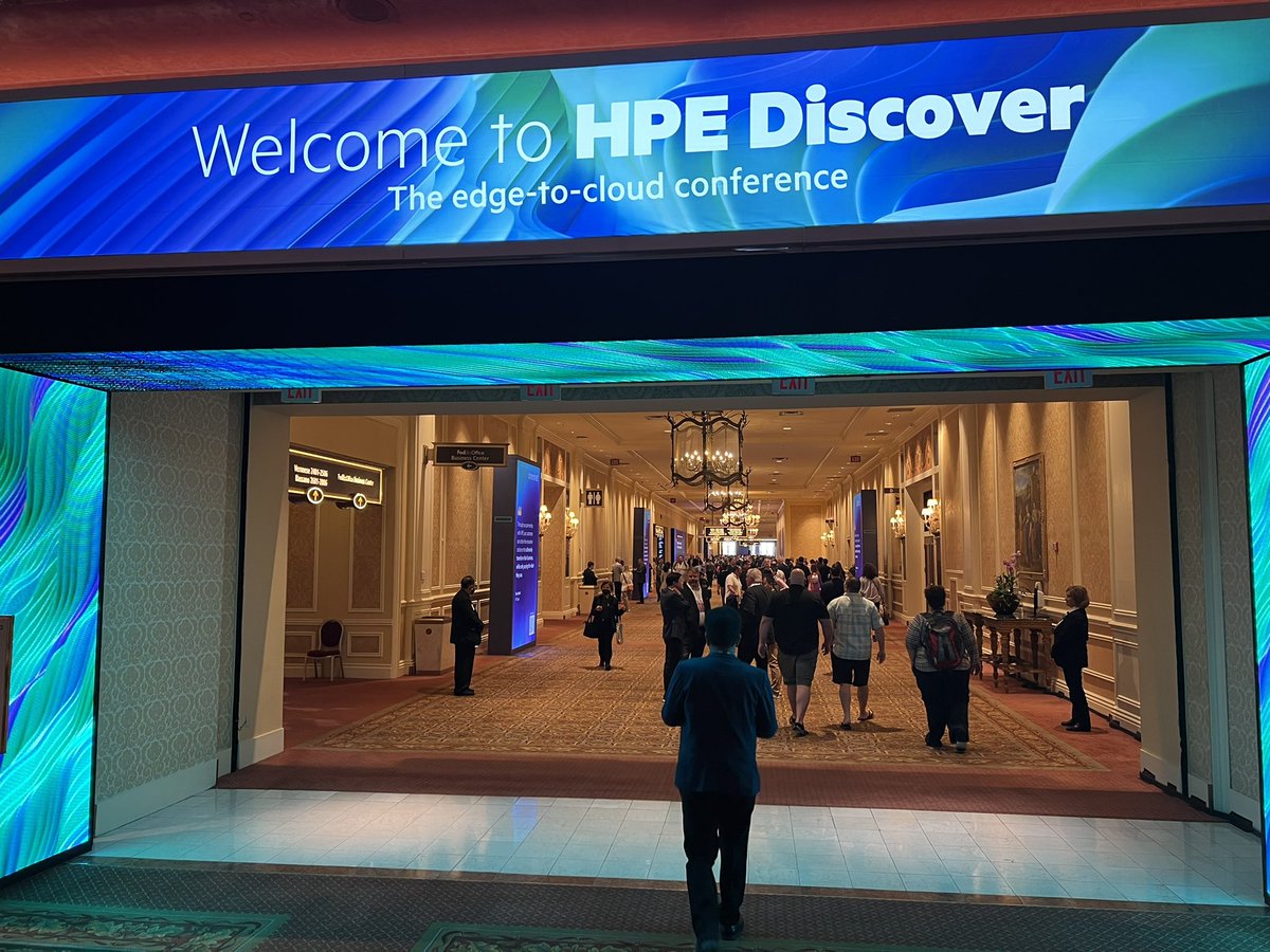 BartHeungens's tweet photo. Big difference between yesterday and today, it is clear that @HPE #HPEdiscover started. Let the show begin! #HPEtechpro #MasterASE #HPEinfluencer @HPE_GreenLake @HPE_Partner https://t.co/UbhQ27yI7y