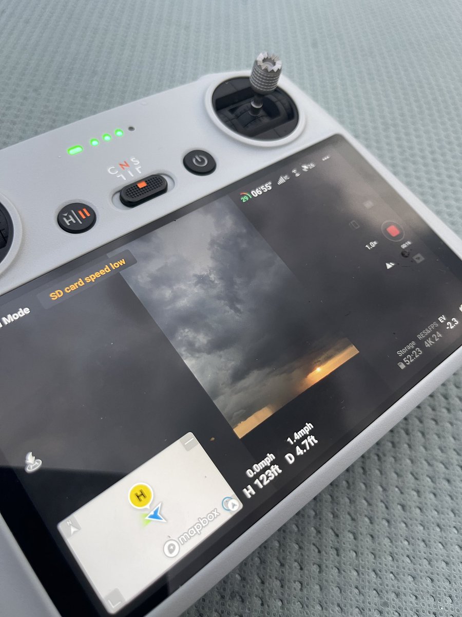 In #TampaBay a SN report of a #funnellcloud was reported near #StPete. Captured it with an elevated view from Ruskin if verifies beyond just rain shaft. #tbwx #flwx