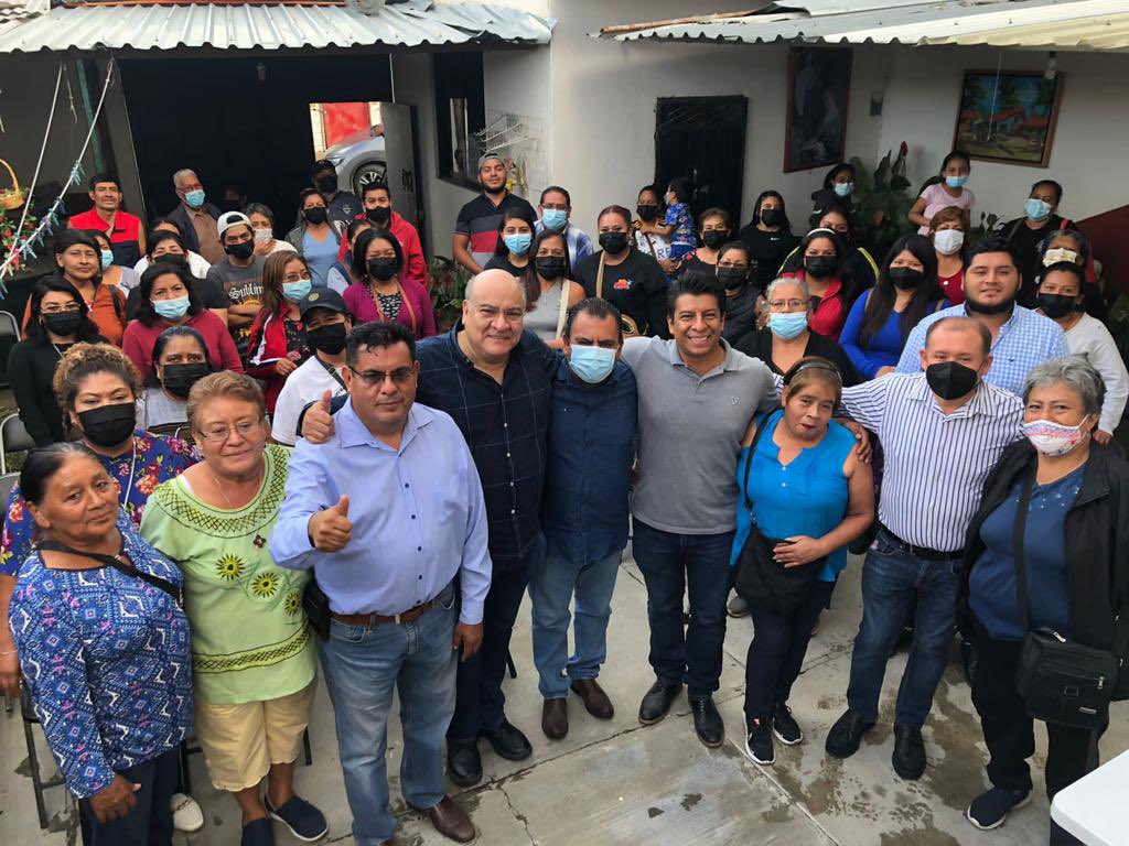 SomosPRI2022's tweet photo. En la colonia Santa Anita de la agencia de San Juan Chapultepec, acudí al encuentro de la estructura priista local para agradecer el valioso trabajo electoral realizado recientemente; "son el mejor activo del @PRIOaxaca_  y por eso, el partido esta a su servicio: @JavierVillacana https://t.co/5eNNXJ9mf3