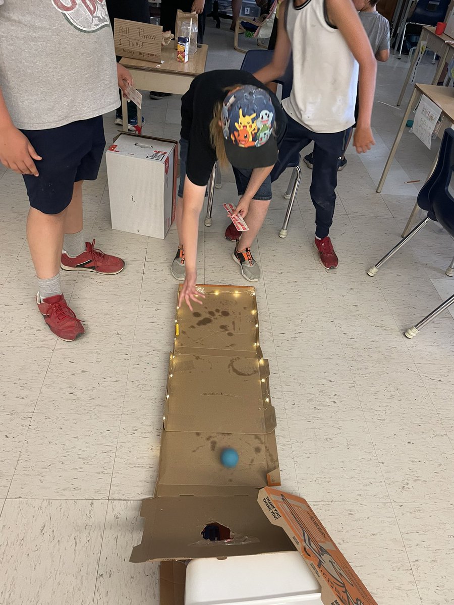 We had our probability carnival today! Grade 5/6 invited the other J/I classes to come to the carnival! 🎪 Everyone had to create a game, include the probability of winning their game, and written instructions! They did such an OUTSTANDING job!🎲🤩
