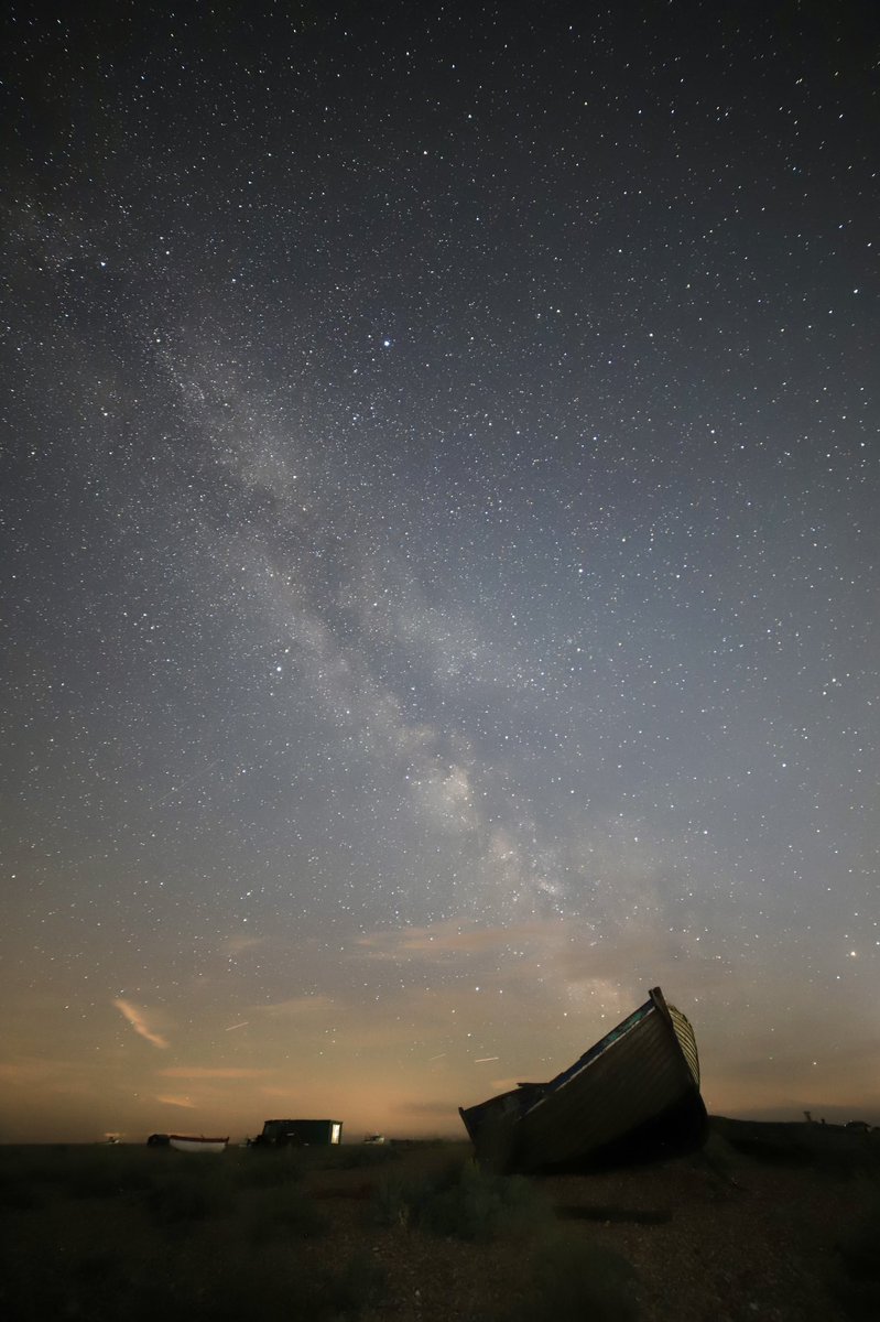 susanpilcher1's tweet photo. Out out again, a clear night must never be missed #dungeness #Astrophotography @StormHour #StormHour #canon6dmkii @CanonUKandIE https://t.co/PTVfmg8Skz