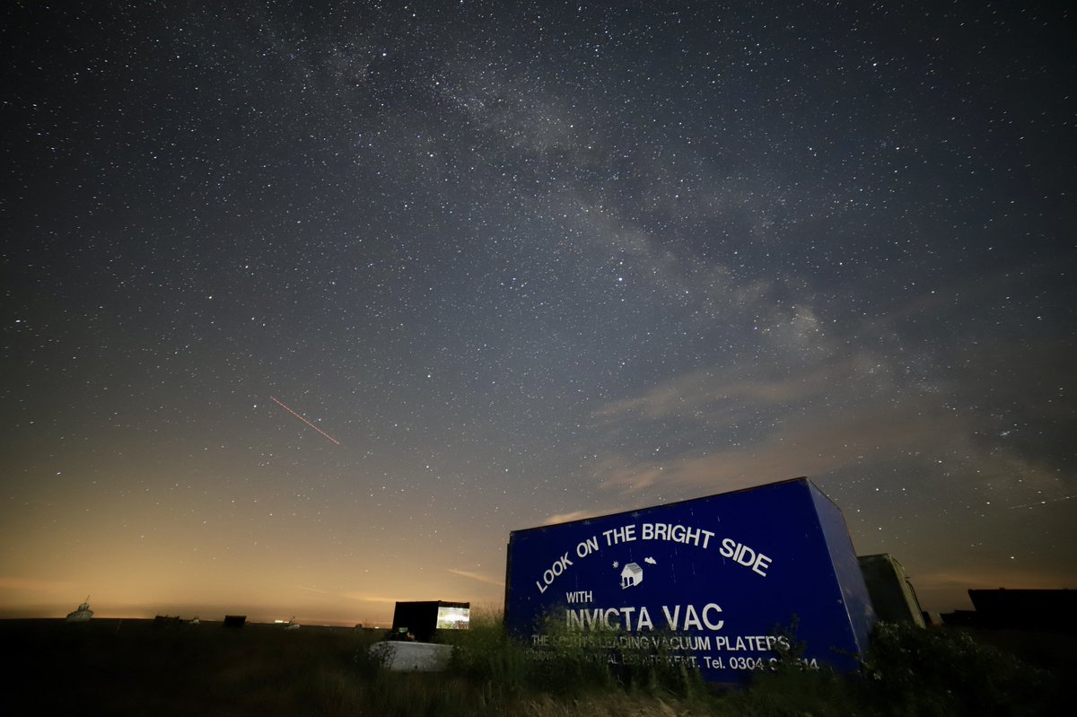 susanpilcher1's tweet photo. Out out again, a clear night must never be missed #dungeness #Astrophotography @StormHour #StormHour #canon6dmkii @CanonUKandIE https://t.co/PTVfmg8Skz