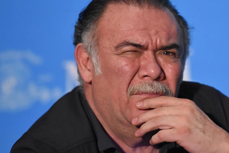 Anduve ausente pero no me fui. Me estoy preparando para varios proyectos que vienen, algunos de ellos con el apoyo de nuestro hermano presidente Andrés Manuel Lopez Obrador, líder supremo de este país.