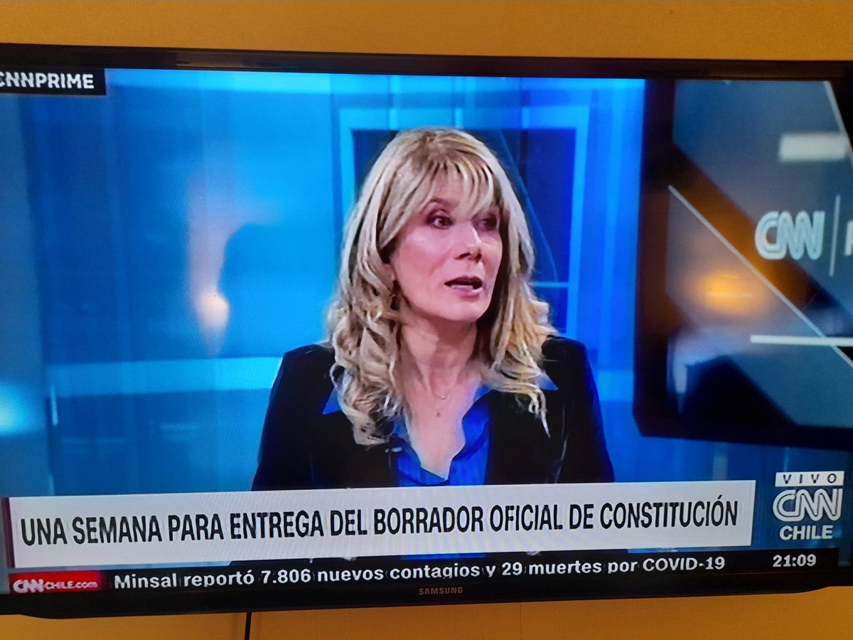 Jfcardenasr's tweet photo. No ha promulgado jamas ninguna ley en el Senado que beneficie al ciudadano comun pero esta en la TV promoviendo el Retrazo https://t.co/XR4k4nVqbj
