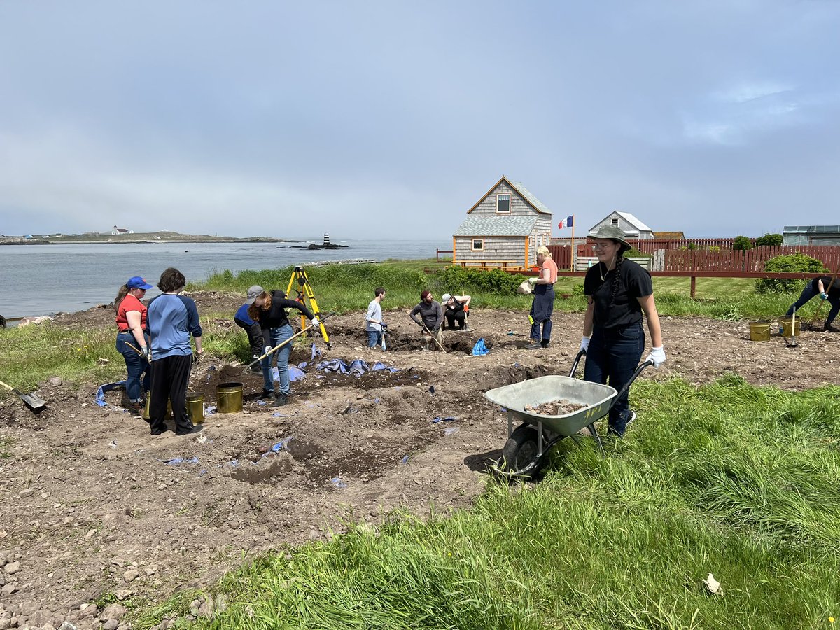 ArcheoSPM's tweet photo. @ActingAVPR @memorial @munarchdept @memorialhss Thanks Tana! It was nice to see you in SPM. We started field work today and the team is super excited! We took out the big shovel for the occasion! #historicalarchaeology #spmexception https://t.co/6IoXoec6yI