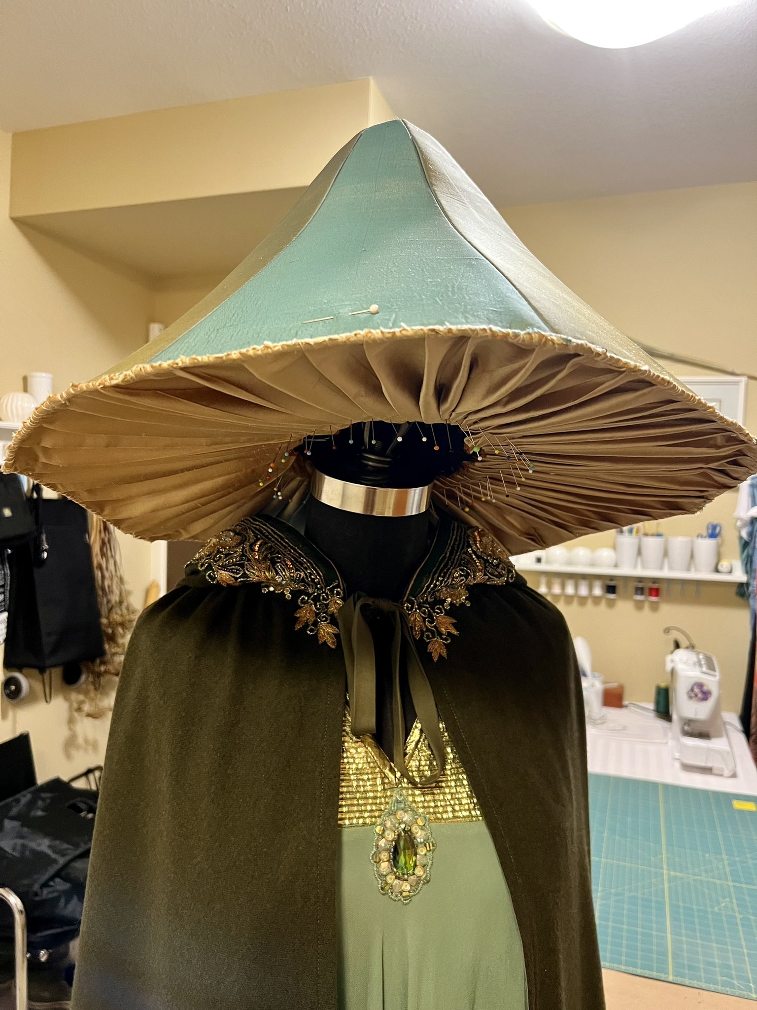 Beeb on X Who knew a mushroom needed to be a hat so badly. renaissancefestival mushroomhat cottagecore Defo not finished with this but will post the finished hat later on https t AJHzf3kvGk