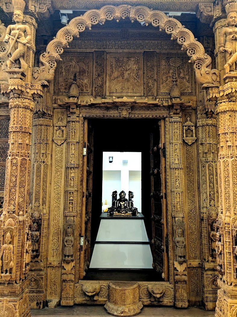 Jainismrevival's tweet photo. ‘The Incredible Journey of the 1904 St.Louis #Jain Temple'

This temple is a historic structure in the #USA 🇺🇸, an exact replica of a Jain shrine in Shatrunjay Palitana, #Gujarat. It is located in the Jain Center of Southern California at Buena Park, #California, #USA

#Thread https://t.co/rjW7fjfreM