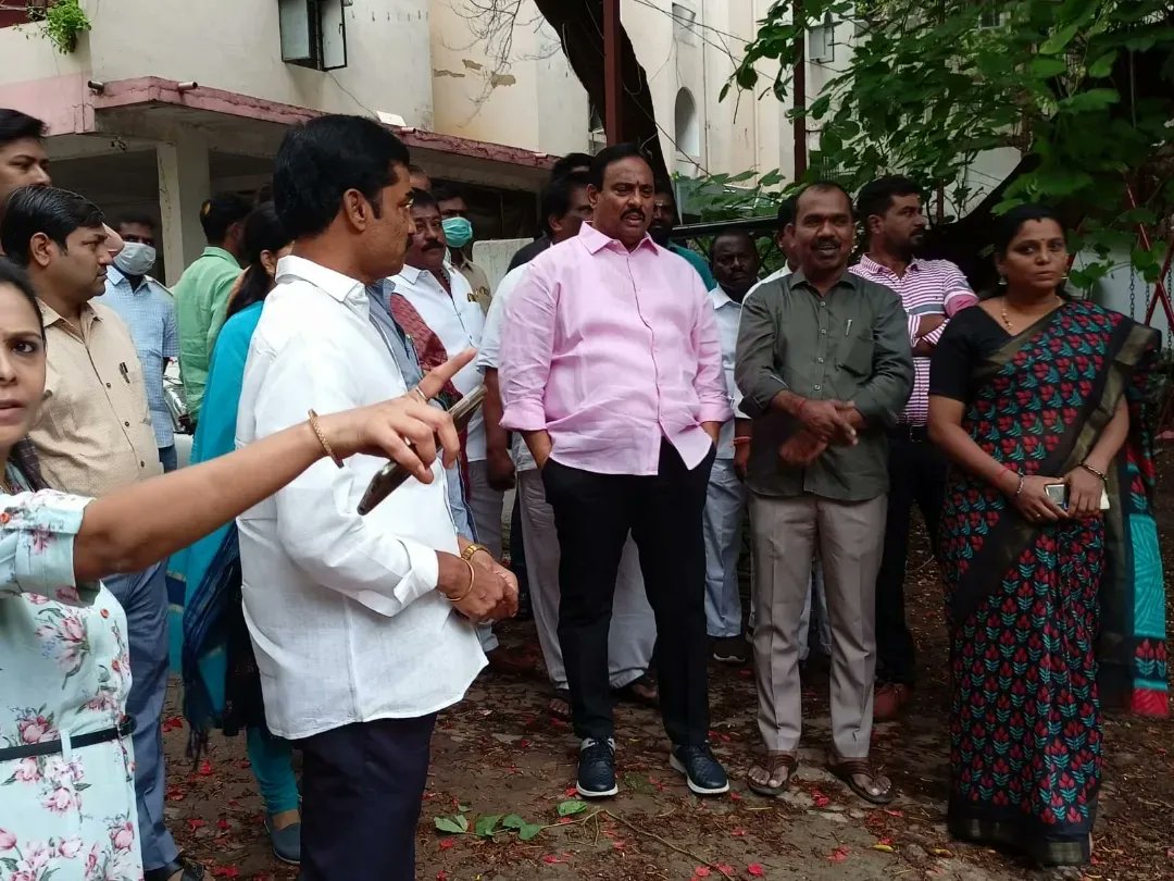 sangeetha_vanam's tweet photo. Hon'ble Khairatabad MLA Danam Nagender garu visited Shanthi shikara apartments in Somajiguda yesterday and discussed about problems faced by the residents. In this program Division President Ahmed and TRS leaders were present. https://t.co/j3kTSFL7EO