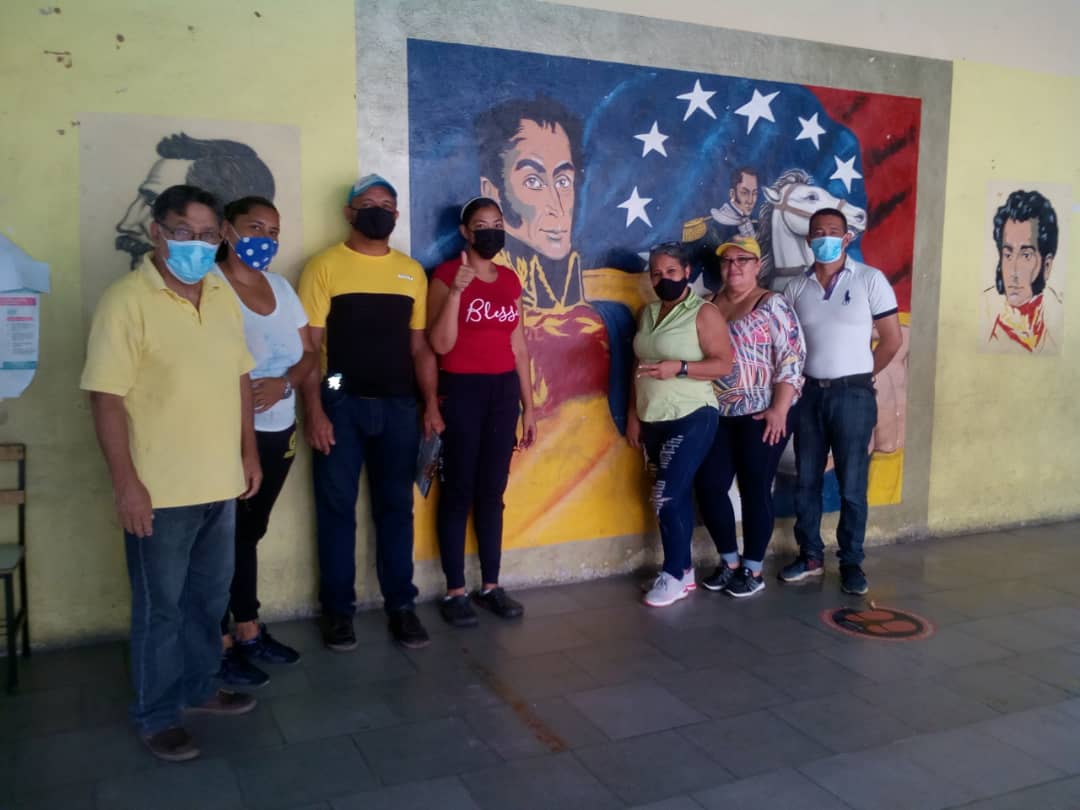 #25DeJunio ​​UEN 28 de Junio  se activo con las orientaciones del Presidente de la República <a href="/NicolasMaduro/">Nicolás Maduro</a> .en compañia del Poder Popular en la instalación de   #BricomilesMiEscuelaBella <a href="/rosabecerra3/">Rosa Becerra</a> <a href="/ZYSEGMIRANDA/">Centro de Desarrollo de Calidad Educativa Miranda</a> <a href="/HectoRodriguez/">Héctor Rodríguez C.</a> <a href="/_LaAvanzadora/">Yelitze Santaella</a> @MPPEDUCACION <a href="/pastoranacary/">Pastora N. Davila</a>